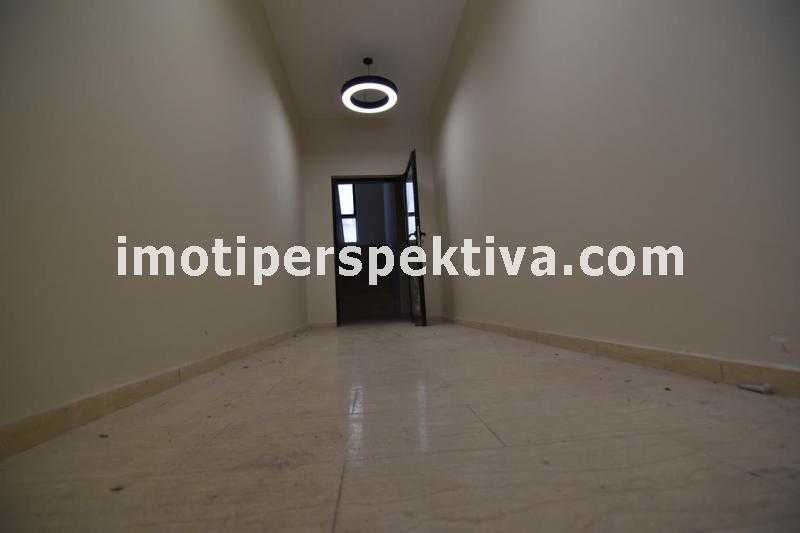 Продава се Тристаен апартамент в Пловдив, Христо Смирненски - 130 кв.м за 1193 €/кв.м - Снимка #18