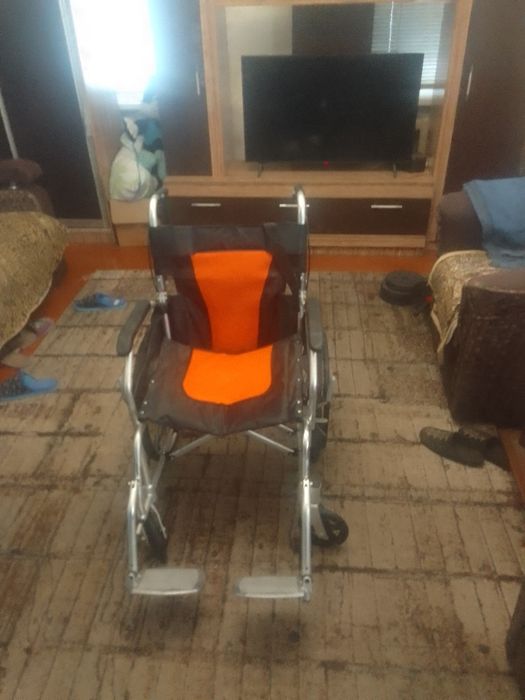 Продам инвалидную коляску