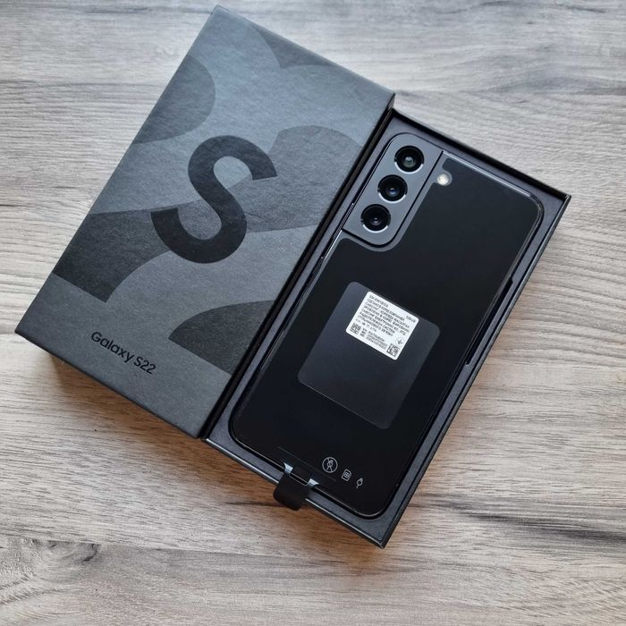 New! Galaxy S22 256GB DUOS Snapdragon 8 Gen 1