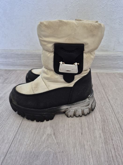 Продаётся обувь для девочек и подростков