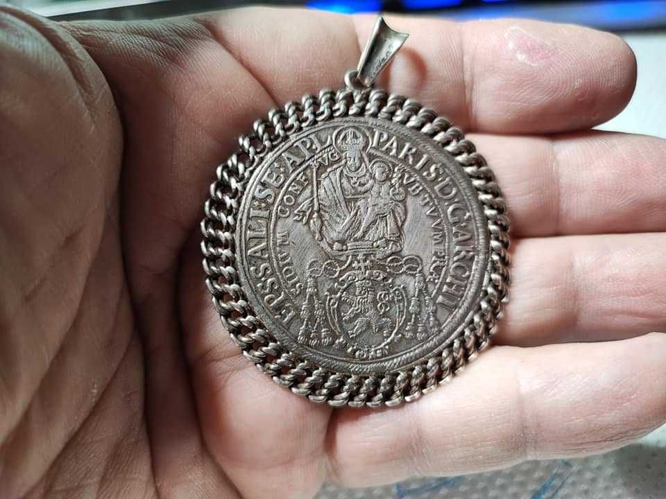 Medalion vintage argint cu thaler Paris Graf von Lodron 1634