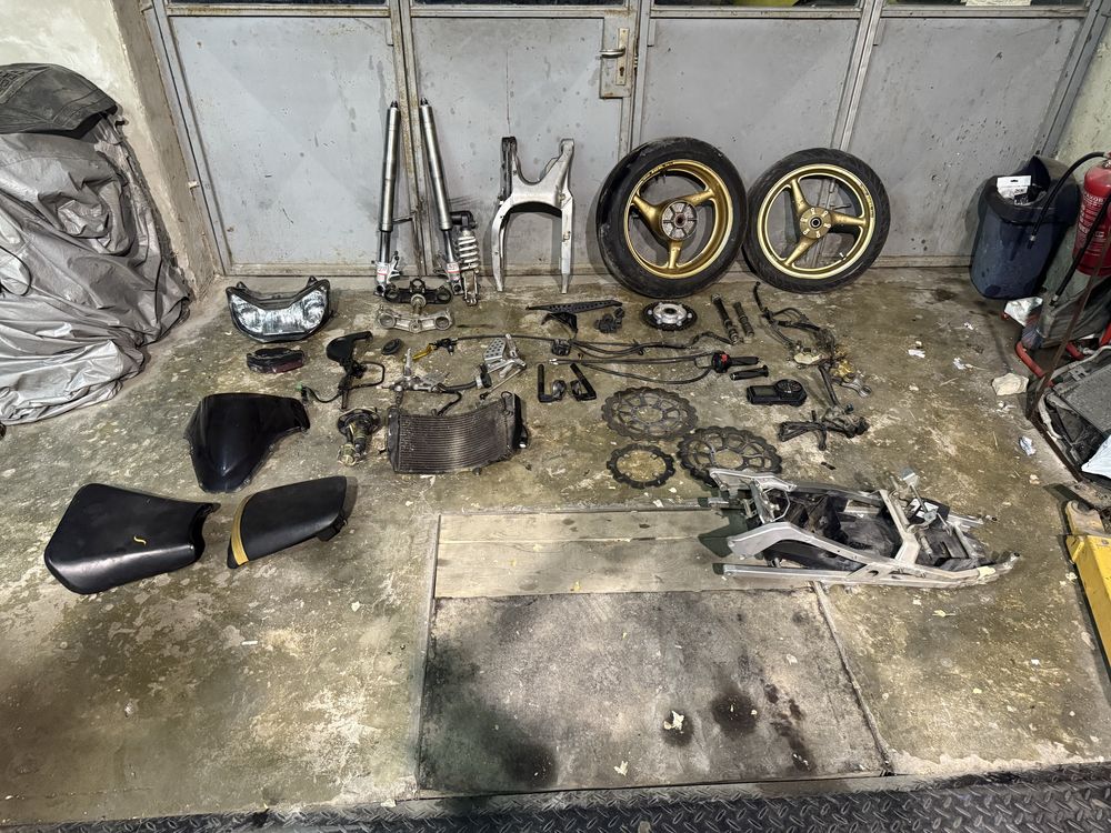 Honda cbr 929 на части
