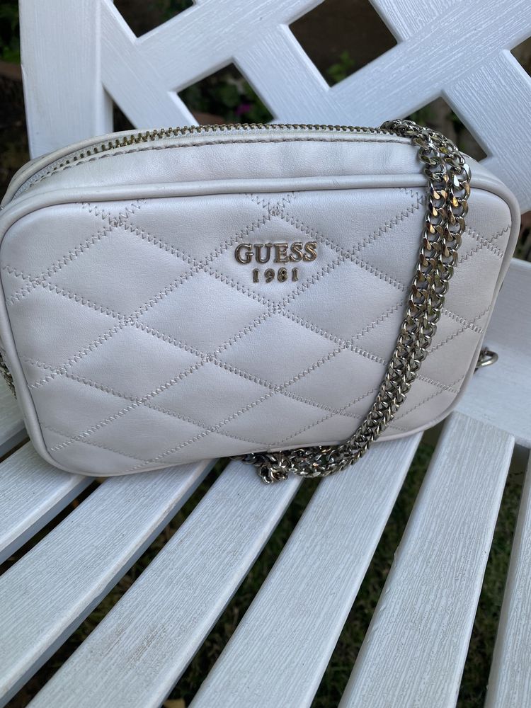 Дамска Чанта GUESS