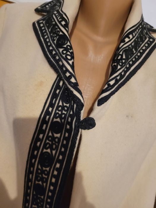 Palton/ suman tradițional brodata