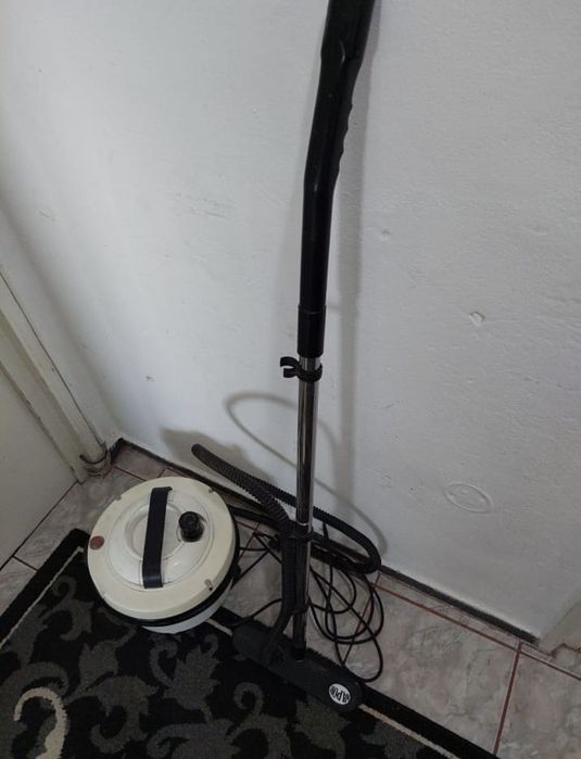 Vând aspirator cu vapori second-hand