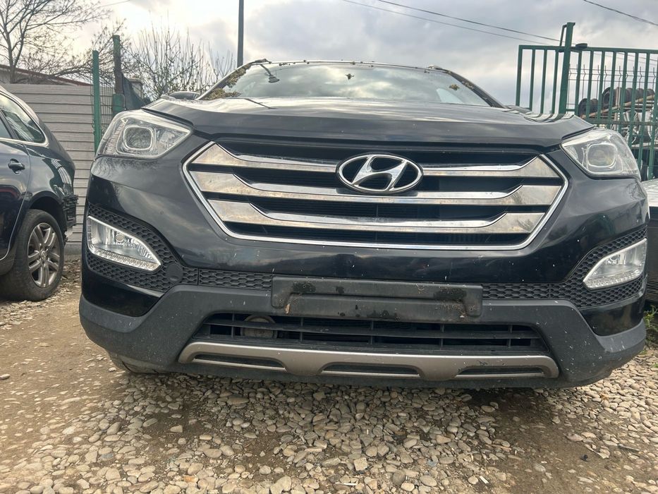 Bară față completă Hyundai Santa Fe 2014 ( are un defect reparabil)