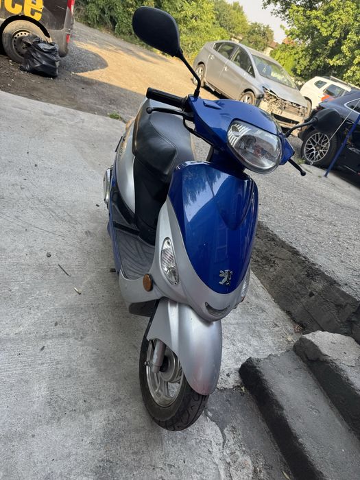 Vand scuter peugeot v-clic