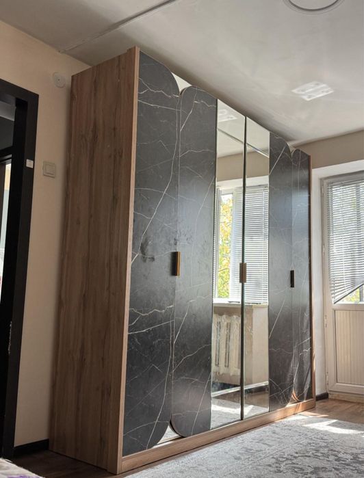 Шкаф 6 дверей. Ширина 260