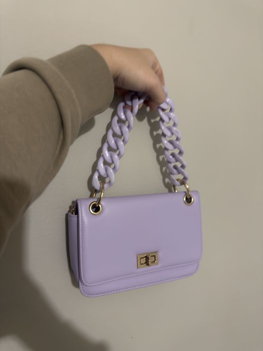 Малка лилава чанта