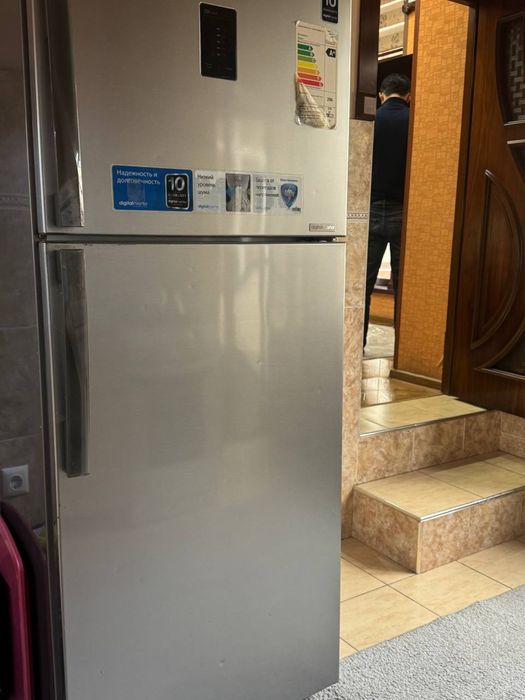 Холодильник Samsung