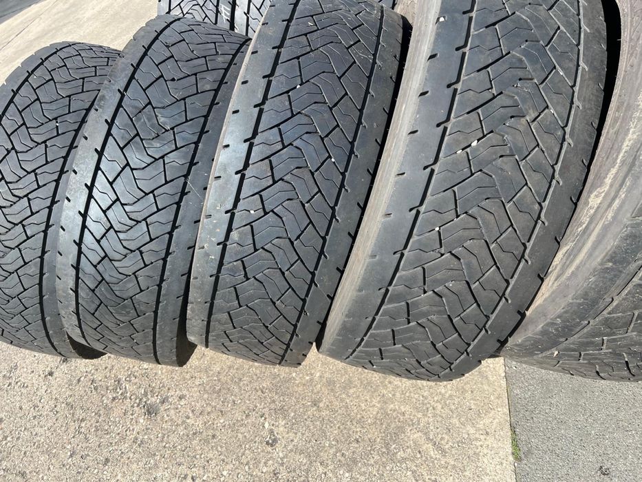 Vand Anvelope Camion - diferite dimensiuni