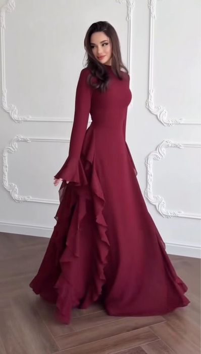 Көйлек.Белінде корсеты бар.Фигураңызды әдемі подчеркнуть етеді