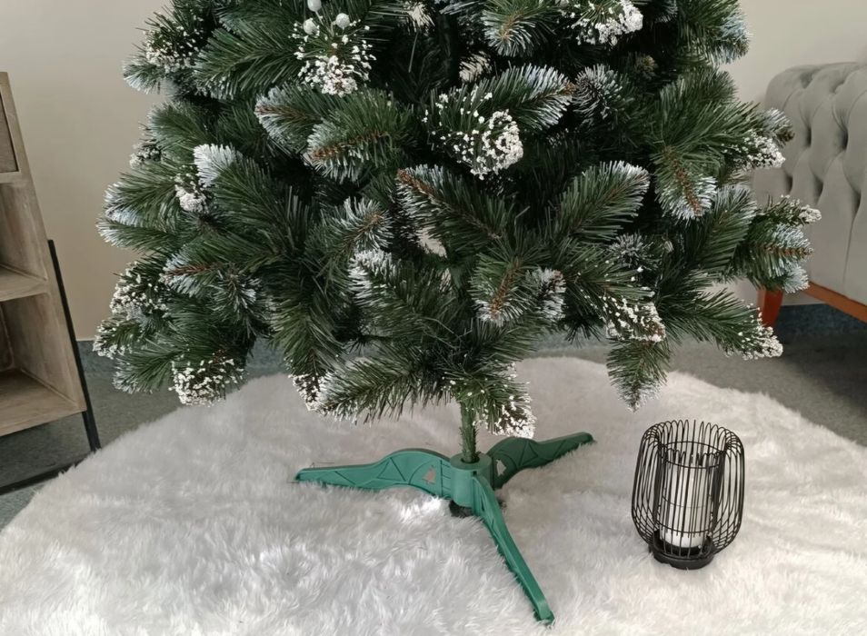 Brad de Craciun artificial inzapezit 1.80m