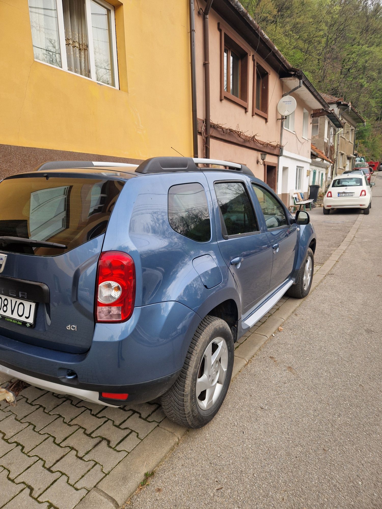 Vând Dacia Duster