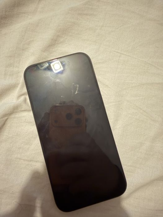 Vand iphone 15 pro 2700 usor negociabil