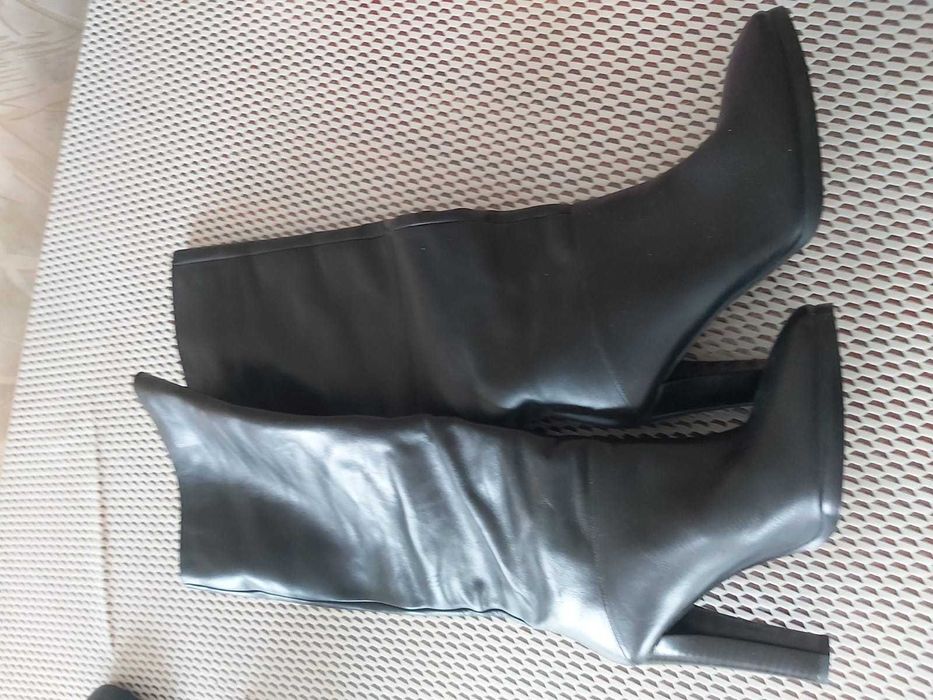 Сапогит женские новые.