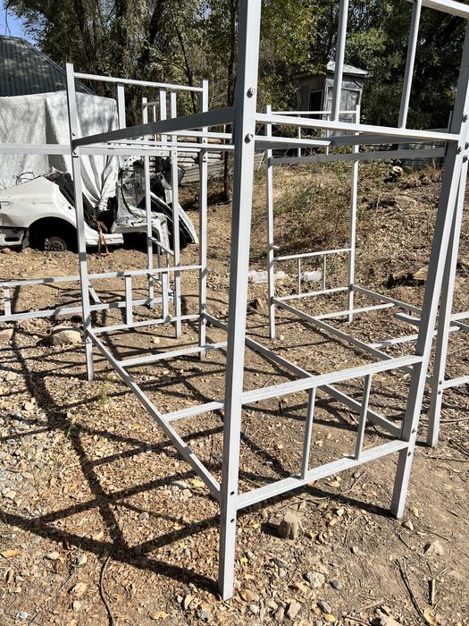 двухъярусная кровать