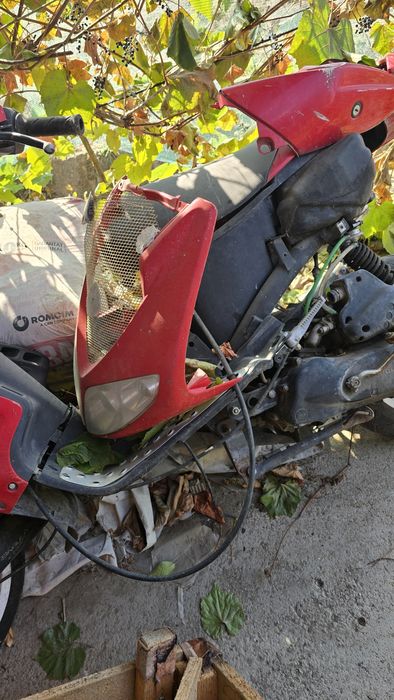 Scuter peugeot, da sa porneasca, se vinde pentru piese sau reparatie