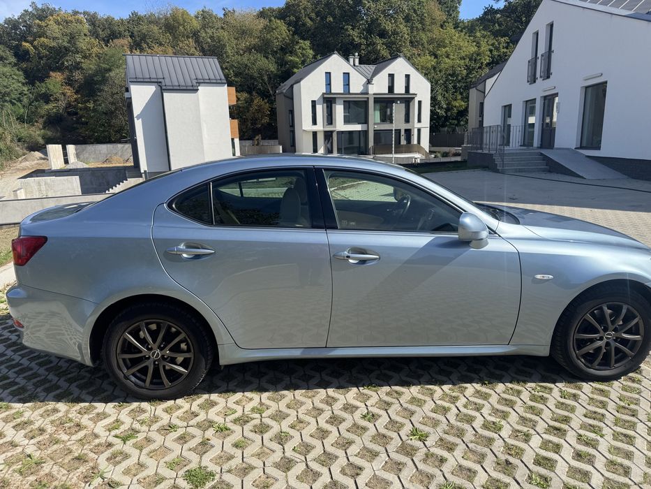 Lexus IS220d de vanzare 2009 / 146.000 km / al doilea proprietar
