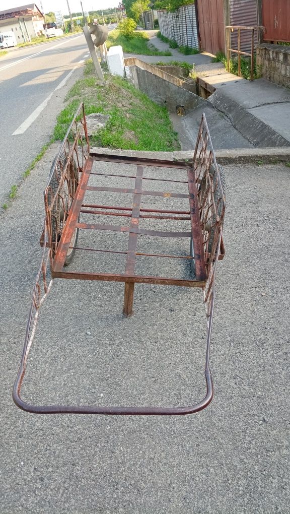 Cărucior mediu pentru gospodărie din metal