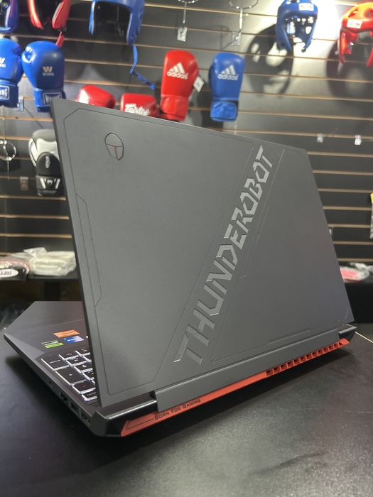 Продам игровой ноутбук thunderobot 911x wild hunter