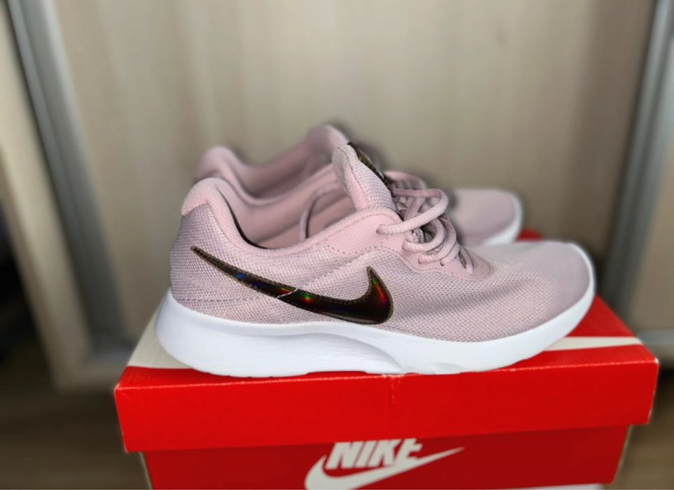Adidași Nike Tanjun