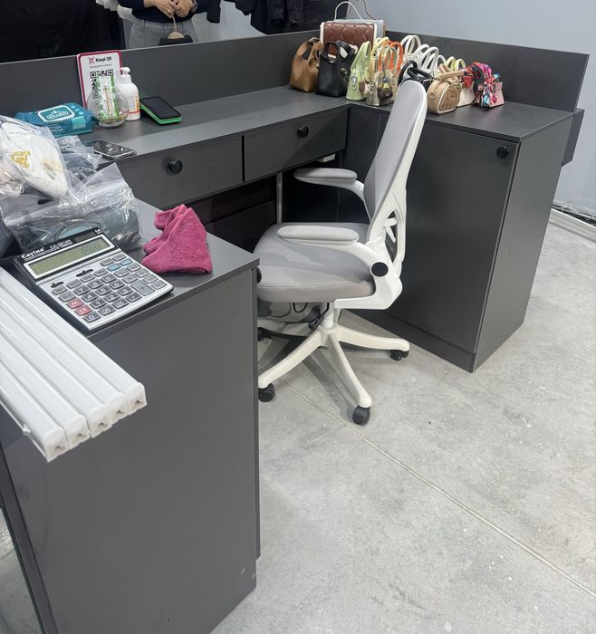 Продаётся кассовая стойка в идеальном состоянии!