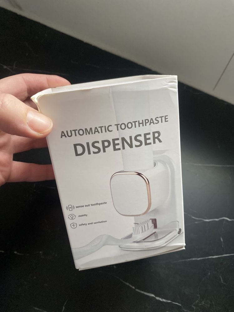Dispensar pasta de dinti automat