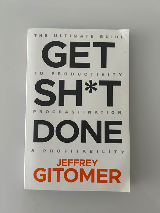 Книга (бестселлер New York Times) на английском языке