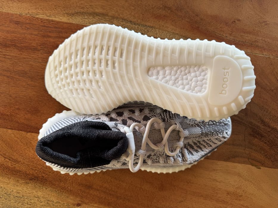Adidas yeezi v2 compact