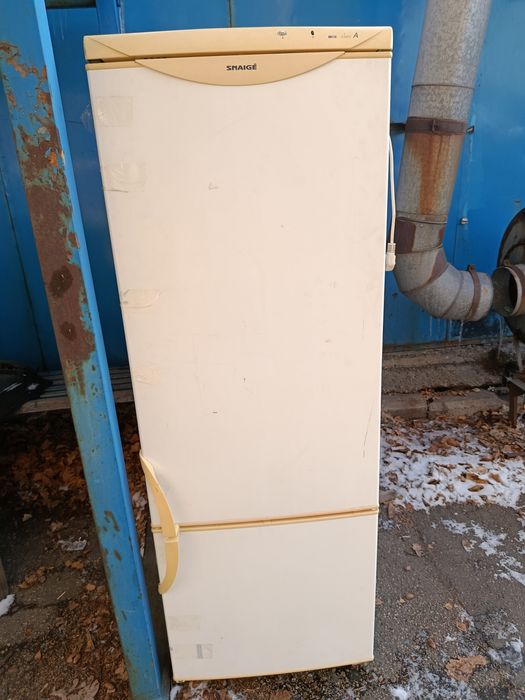 Продам холодильник Верх не морозтюить можно фриеном заправит