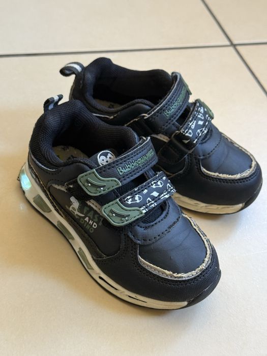 Детские кроссовки 24 размер