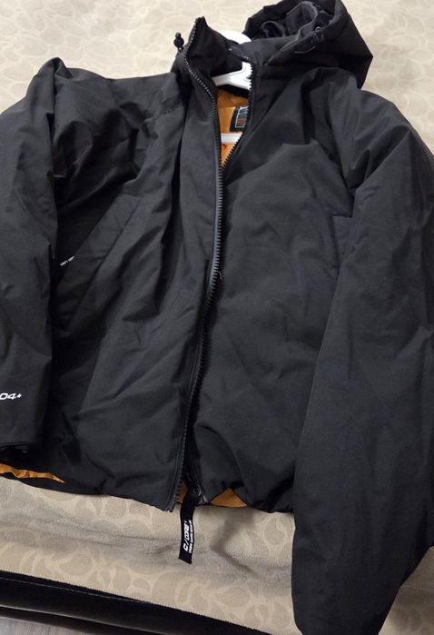 Продава се дебело зимно яке за момче на ,ново обличане един единствен