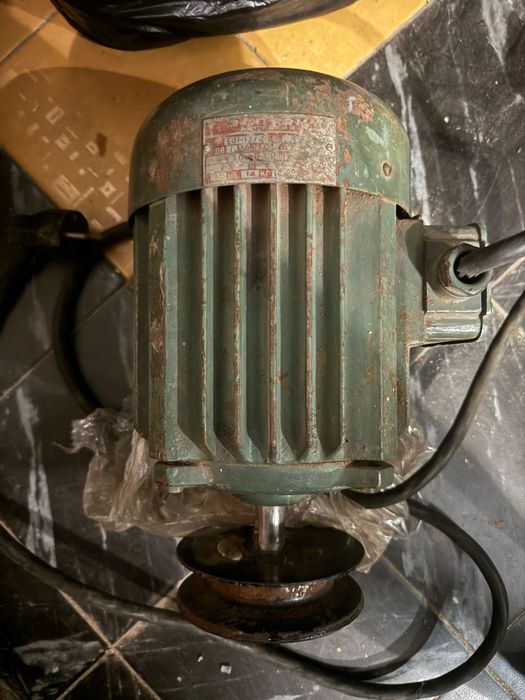 Монофазен електрически двигател Елпром