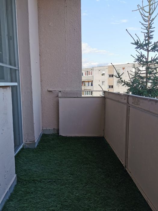 Vând apartament recent renovat