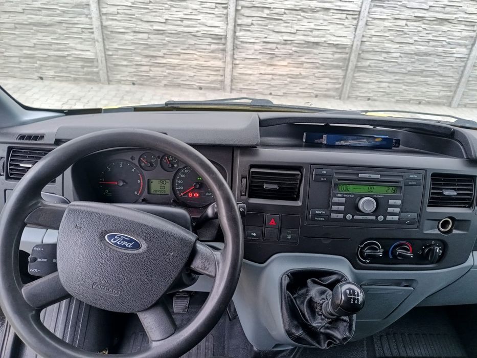 Vând Ford Tranzit 2.4 Diesel 4×4