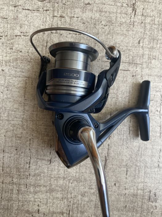 Vand mulineta spinning SHIMANO CATANA