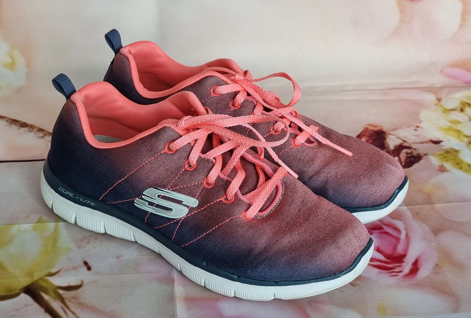 Adidași damă Skechers 38-39