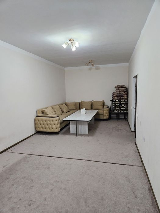 Срочна, Без маклер 2 этаж, 3 хоналик квартира сотилади. Термиз шахри.