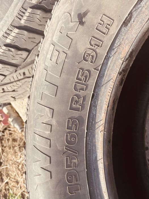 Vand 4 cauciucuri de iarna 195/65 R15