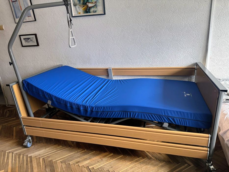 Електрическо болнично легло Ecofit S с антидекубитален матрак