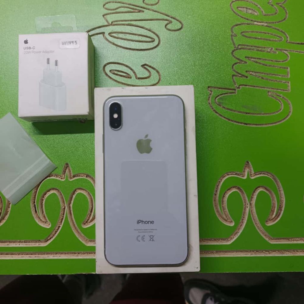 iPhone X,64 гб. Продам срочно в зопошем состояное