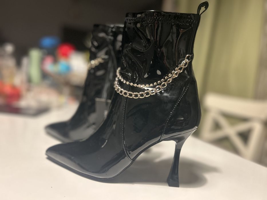 Ghete cu lanturi - Noi- Rachel Zoe- 37