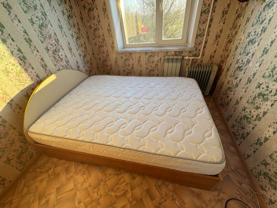 Продам двухспалку. Матрас новый.