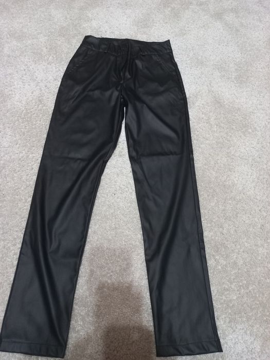 Pantaloni imitație de piel