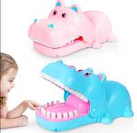 бегемот игрушка с зубами для детей