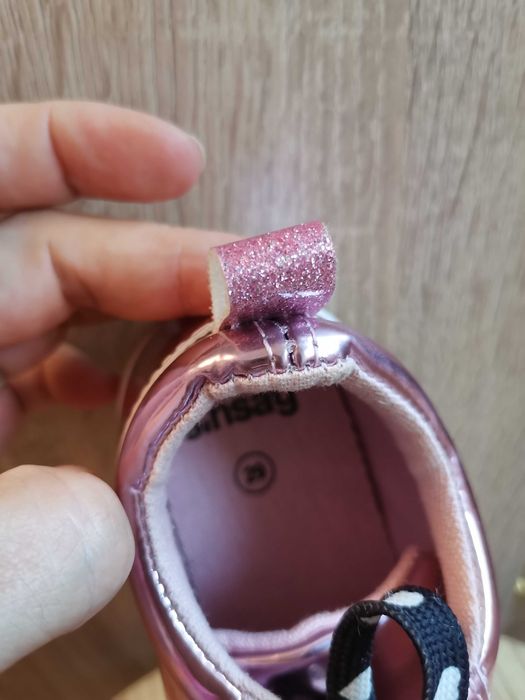 Детски лачени кецове