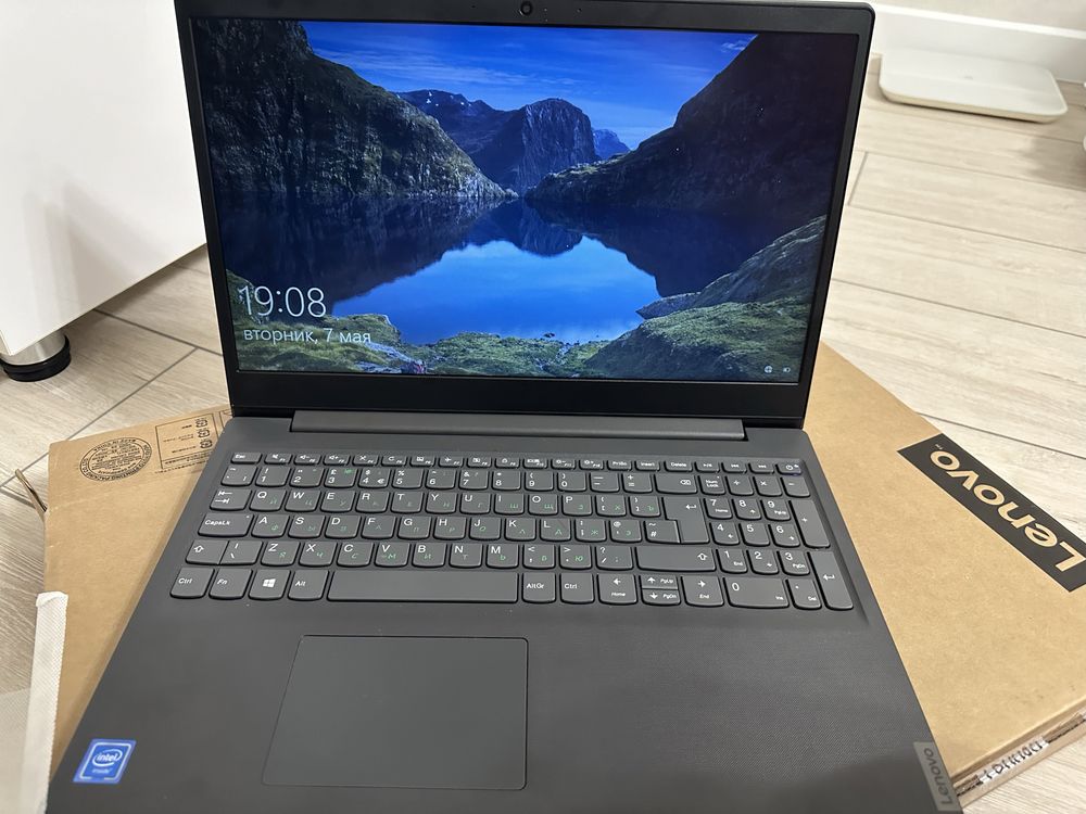 Lenovo V-15 IGL.                 1 TB