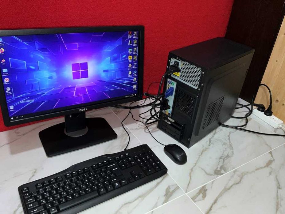 Продам Компьютер ( куча игр, Windows 10 )