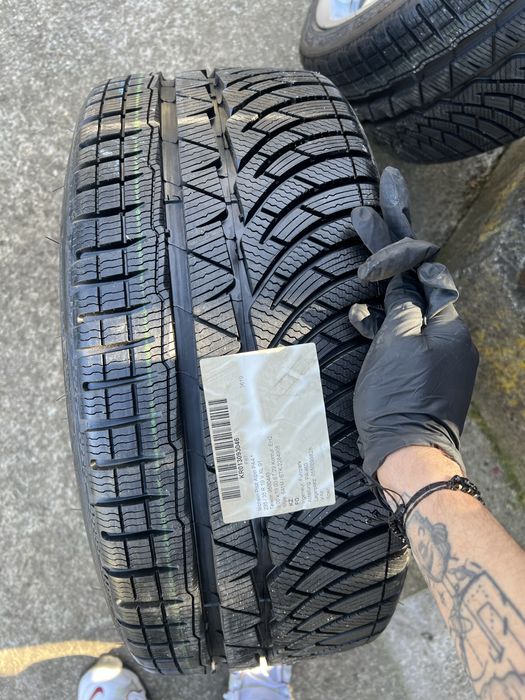 235/35 R19 Michelin Pilot Alpin Noi